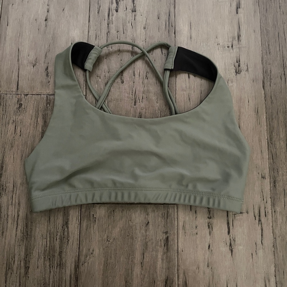 Onzie Sage/ Olive Green Mudra Sports Bra Size Small